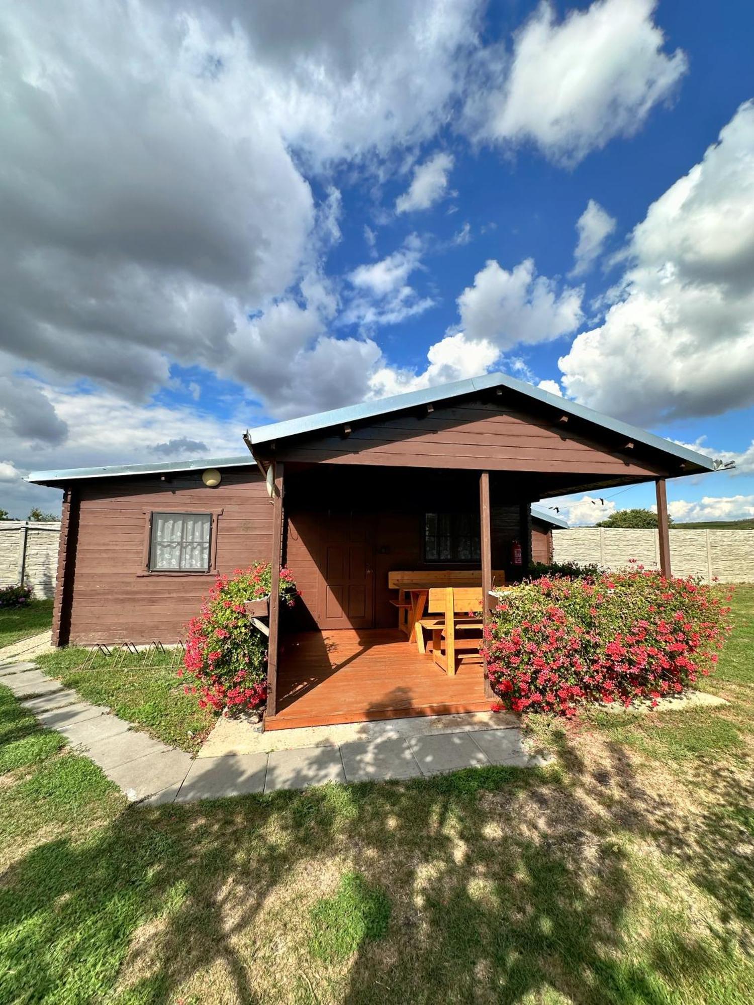 1 Apartment *